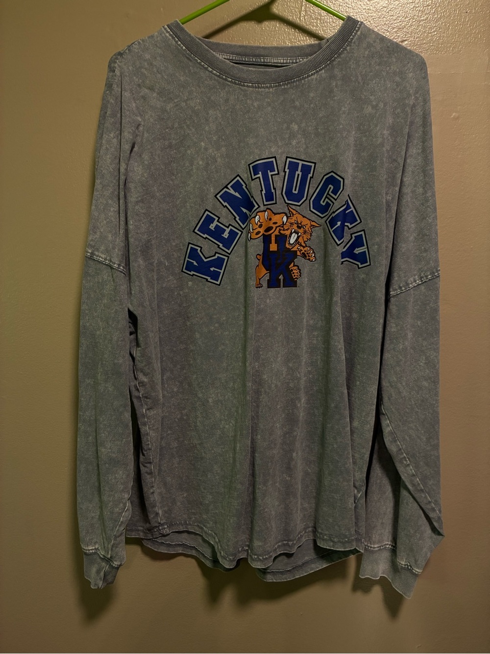 Kentucky Long Sleeve Graphic Tee - Washed Gray